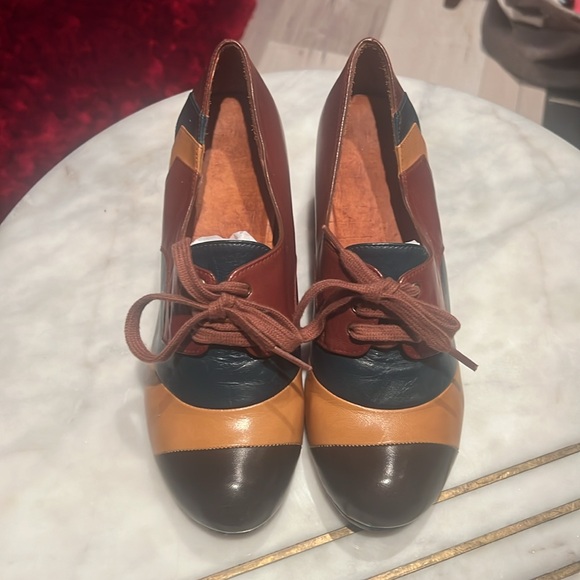 Lovely booties, vintage looking! Exceptionally comfortable! - Picture 10 of 10